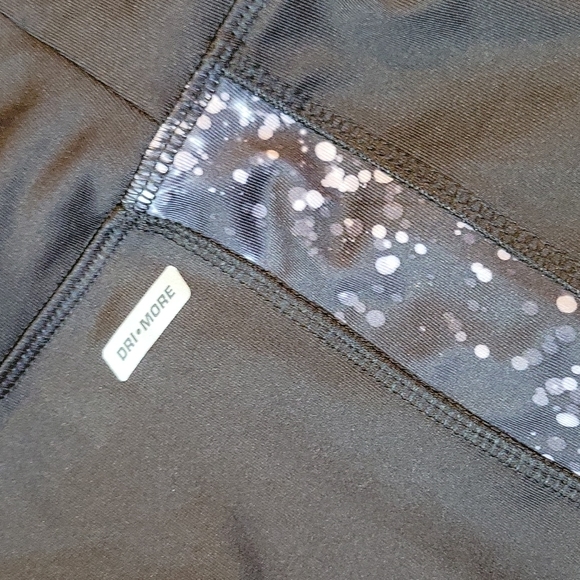 NWOT Danskin Fitted Capris - Picture 5 of 5